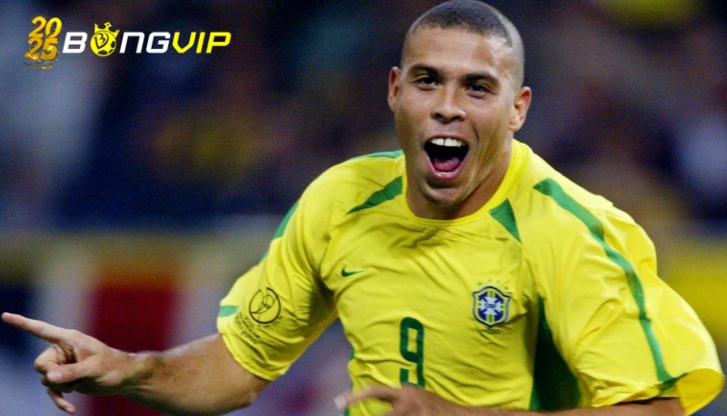 Ronaldo Nazario: 'Sức mạnh của Inter đến từ những đôi mắt đầy giận dữ' Ronaldo Nazario: 'Sức mạnh của Inter đến từ những đôi mắt đầy giận dữ' – hình ảnh ẩn dụ
