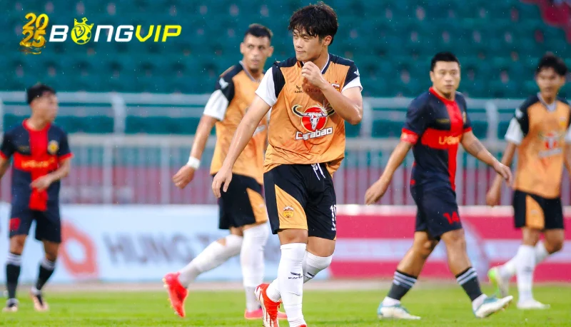 Tái xuất V-League trong tâm thế mới