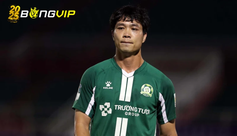 Vì sao Công Phượng nhường đàn em đá phạt đền? Tình huống diễn ra trên sân - Vì sao Công Phượng nhường đàn em đá phạt đền?